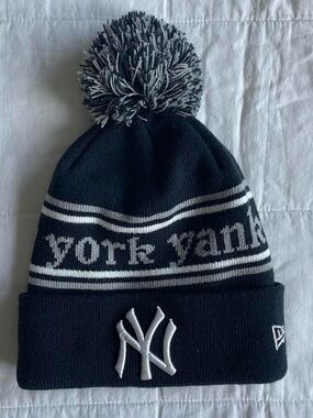 New Era Youth New York Yankees Navy Blue Beanie